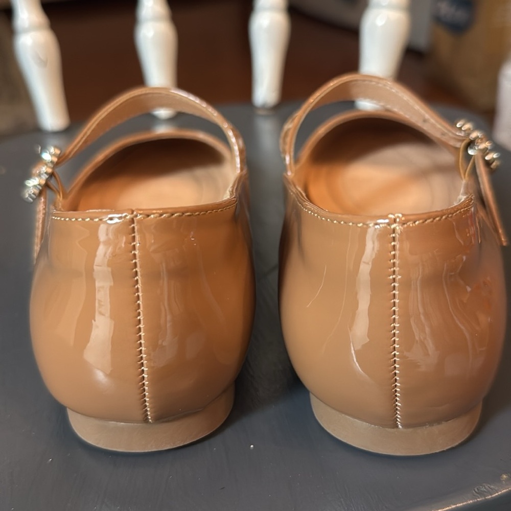 Tan patent Maryjanes - Picture 8 of 11